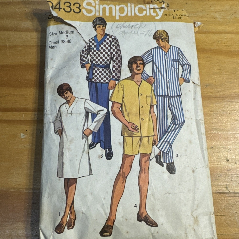 9433 Vintage Simplicity SEWING Pattern Mens Pajamas Sash Nightshirt 1970s Large